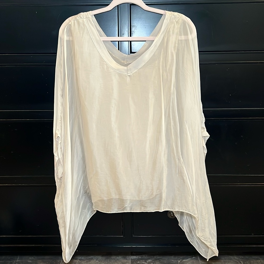NWT Sofia champagne flowy top with attached camisole‎ underneath
